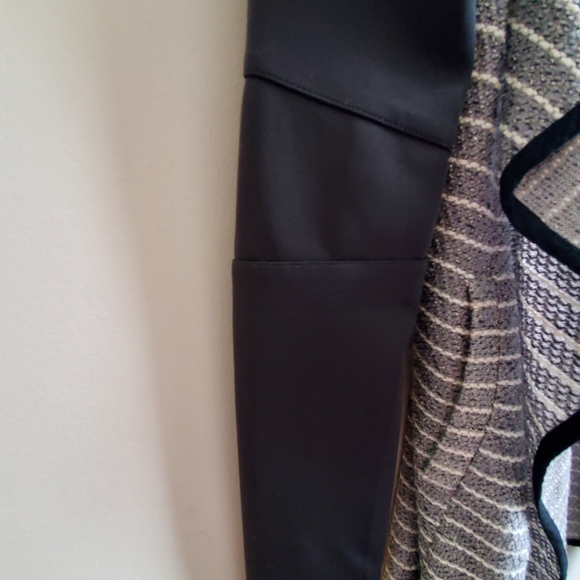 Vintage Anama Sweater with woven balck sleeves, large - Picture 4 of 8